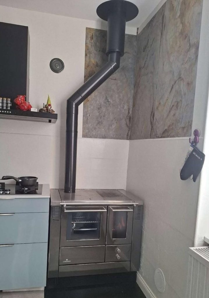 Installation d'une cuisinière à bois à Val-et-Châtillon en Meurthe-et-Moselle